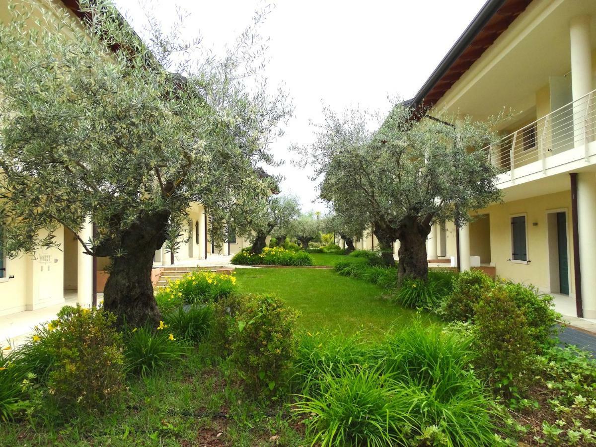 Phoenix Garda Hills Sirmione Exteriör bild